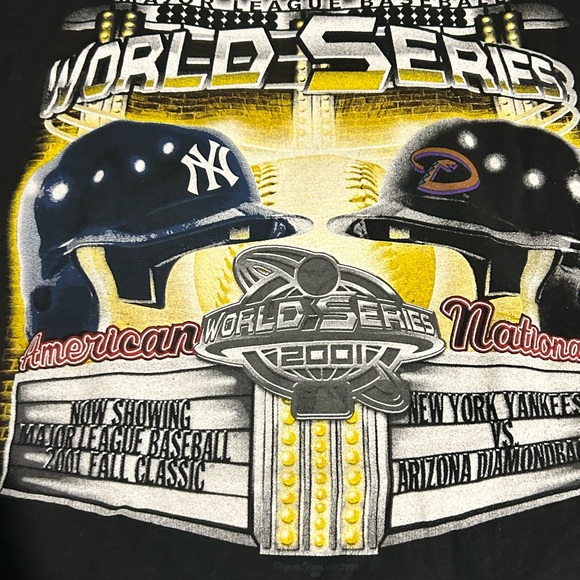 Vintage 2001 MLB Yankees Vs Diamondbacks World Series Tshirt size Large - Picture 3 of 4